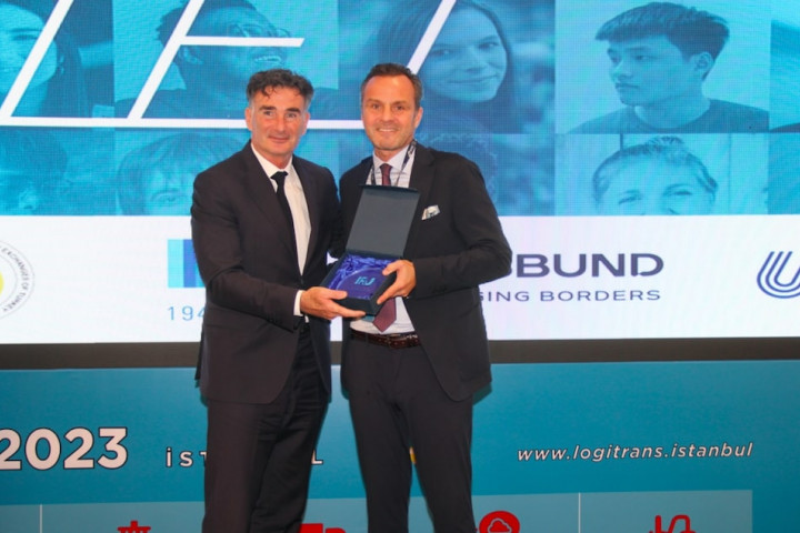 DFDS’e Uluslararası Logitrans Fuarı’nda  “Sektörün Geleceğine Yön Verenler” ödülü